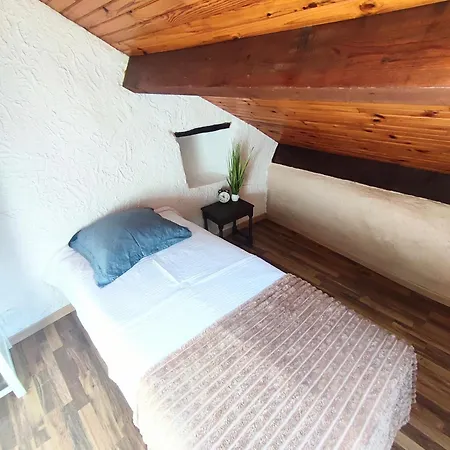 Maison Typique De Village Corse , 10 Min Aeroport Et De La *