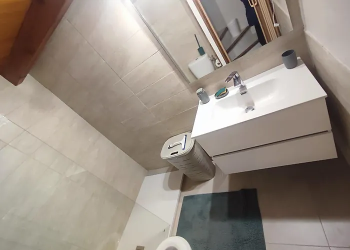 度假居 Maison Typique De Village Corse , 10 Min Aeroport Et De La *