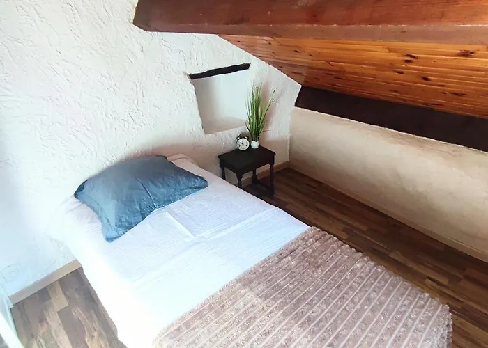 Maison Typique De Village Corse , 10 Min Aeroport Et De La *